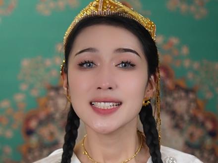 新疆人的名字有多长,五六个字的名字很 常见 新疆小古的全名7个字,古是古孜努尔,古丽 是花儿的意思,买买提 大学军训点名 叫我买买提那可不是我哈哈,我的全名是古孜努尔·买买提,是自己的名字加爸爸的名字#新疆 #名字 #新疆是个好地方