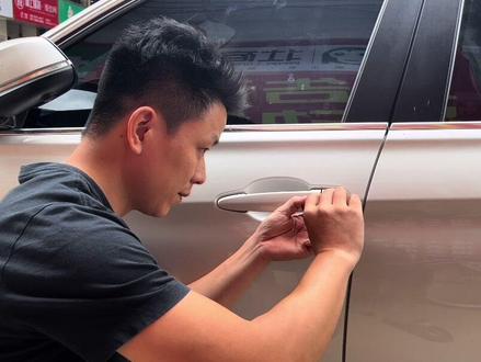 学配车钥匙方法有很多种,建议做好流程笔记,再加上实车操作,两者相结合,有意想不到的惊喜哦😘#宝马3系 #南宁配汽车钥匙 #专业的事交给专业的人来做更靠谱