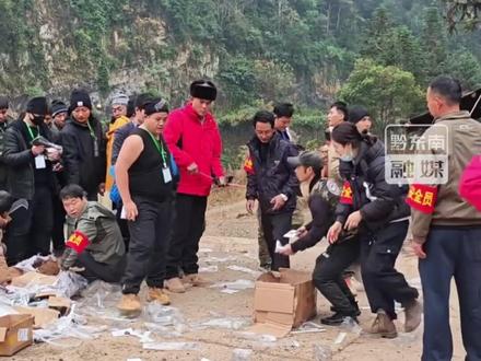 贵州榕江荒野求生挑战赛,比赛首日已有40余名选手被淘汰,各路选手生存策略大不同。(来源:@荒野求生.懂事长 @世界超短裙苗族之乡 制作:吴娱)#荒野求生 #榕江两汪乡荒野求生