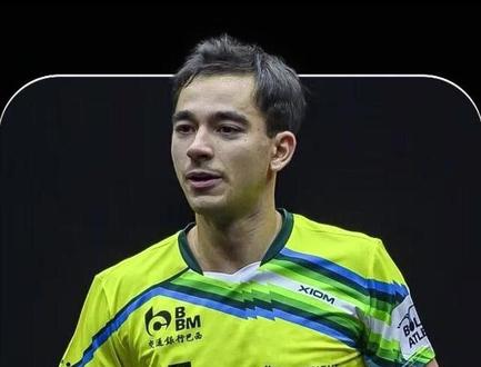 一个俱乐部哪来这么大的吸引力?又是谁给的底气? 在体育圈,吸引顶级球星的从来不只是薪资,而是一个俱乐部的雄心!竞争环境和全球曝光度。在樊振东带来的巨大成功之后,萨尔布吕肯从一个地区俱乐部,一跃成为全球乒乓球迷的关注焦点。对雨果这个级别的球员来说,能和樊振东、莫雷加德这样的对手成为队友,共同征战并吸引全球目光,那吸引力就不言而喻了#樊振东 #雨果 #萨尔布吕肯