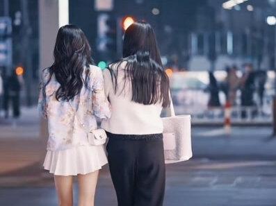 #抖音热歌推荐🔥 #热门音乐🔥 #每天分享好听音乐 #完整版歌曲 #情感音乐一首歌一个故事 听一遍就是想单曲循环的余香