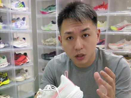 很多时候一个产品好与坏,不仅仅取决于产品力,更取决于它是否解决了市场上存在的刚需#跑鞋 #体育生 #跑步 #马拉松
