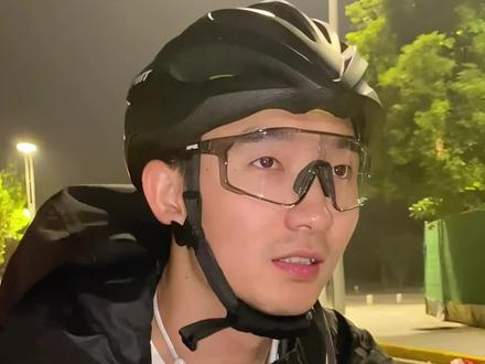 家人们,你们选公路车是看颜值还是看配置的#骑行 #公路车 #佳沃 #公路车运动