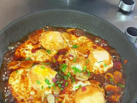 今日学做 公瑾爆蛋🍳
#真实生活分享计划 👩🍳 本来以为这是黑暗料理,试着做了减糖版,没想到真的很好吃😋都去试试,这个配料刚刚好🤓#公瑾爆蛋