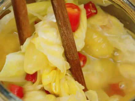 饭店里最受欢迎的开胃包菜酸,酸辣脆爽,泡一晚上就能吃#乡村守护人#跟着抖音学做菜#下饭菜