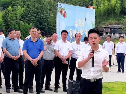#创作灵感 山寨农耕研学基地,县领导们亲临现场,基地温老师给领导们做基地介绍#农耕军事夏令营 #振兴乡村新篇章