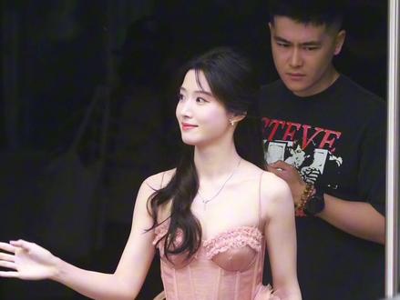 芒果招商会上班 #卢昱晓 #南衣 #何不同舟渡 #卢昱晓南衣
