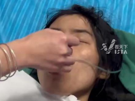 荒野求生“冷美人”体检未过退赛,晕倒送医后诊断为营养不良,近期遇生理期痛到地上打滚。