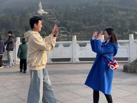 火红的萨日朗教学来啦#火红的萨日朗 #抖音热门舞蹈挑战 #全网都在跳这个舞 #一学就会系列 #零基础学舞蹈