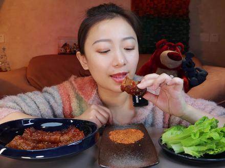 光听声音就能馋到流口水,这酥脆爆油的脆皮五花肉也太香了吧!#脆皮五花肉 #抖音美食推荐官 #大口吃肉