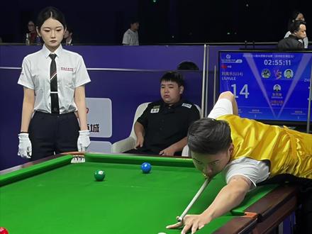 太邪恶了贝雷帽 一天拿下两个双赛点#利百文#郑肖淮#乔氏大师赛#乔氏中式台球