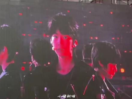 『2025.12.26』我愿称之为这个开场是今晚最绝的一个#tf家族三代 #tf家族四代 #tf家族五代 #tf家族新年音乐会