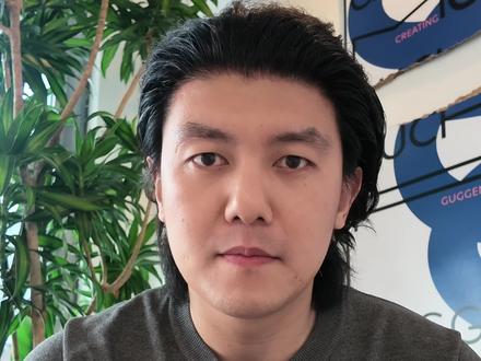 15秒岩论|攀岩2年我花了多少钱 今天跟大家聊聊,从初次体验到成为重度攀岩爱好者,我这两年的全部开销给大家做一个展示。
最开始接触攀岩,我就是买单日票体验。爬了差不多有三个月左右,因为之前都是在岩馆租用公共的攀岩鞋,后面随着自己对攀岩的兴趣加深,就在网上买了一双Mad Rock的Rover新手入门攀岩鞋,花了384块钱,同时还配齐了镁粉、镁粉袋,以及一个手机自拍支架,满足了基本攀爬和记录的需求。
随着攀爬越来越热爱,我就办了本地岩馆的年卡,年卡是3500块钱。平均下来我一周保持两到三次的攀爬频率,一次的价格也就几十块钱,比较划算。平时出差、探亲、外出旅行,我也会习惯性打卡各地岩馆,这其实也是攀岩人的小乐趣。外地岩馆单日票价平均在150块左右,一年综合探馆次数大概10到15次,这部分费用加起来是1500到2250块钱。
攀爬能力慢慢提升,我开始接触难度攀岩,也不再一直借用岩馆的公共装备,入手了一套黑钻的安全带套装,里面附赠了镁粉、镁粉袋和保护器,价格700多块钱,当时做了比价,性价比很不错。
坚持又攀爬一段时间后,发现入门鞋已经跟不上V3以上线路的技巧踩点需求了,所以我又入手了第二双进阶的攀岩鞋,Mad Rock Shark 3,价格是700多块钱。转过年到了第二年,我也正常续办了岩馆年卡,费用跟第一年保持一致。
除此之外,作为一名攀岩爱好者,我还入手了不少趣味周边。有岩点造型的专用水杯、练指力的指力球,也收藏了很多款好看的粉袋,包括岩点的小挂件和冰箱贴,这些小物件零零散散加起来也就是在几百块钱左右。
其实任何一项运动,花费都会随着热爱加深逐步升级。所以想尝试攀岩的朋友真的不用有顾虑,大胆从入门阶段开始体验就好,相信你也会慢慢爱上这项运动。
大家还有什么攀岩相关的问题,欢迎在评论区留言
关注我,攀岩不迷路
#攀岩 #攀岩新手 #攀岩女孩 #儿童攀岩 #真实生活分享计划