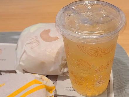 260元富士finepixs4000 30倍光学变焦可以打月亮🌙。录像也还算清晰。唯一的缺点就是晚上几乎用不了全是噪点😂#每一帧都是热爱 #ccd #富士 #相机