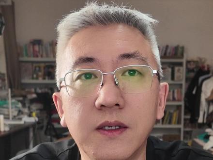 英伟达正式推出Vera Rubin平台,从“卖芯片”转向“卖整栈方案”!
#AI算力 #芯片革命 #英伟达 #LPU