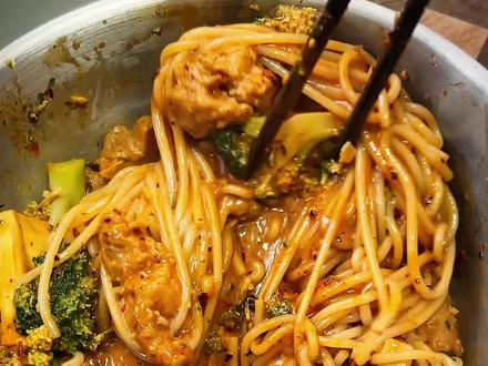 跟风刘文祥麻辣烫最成功的一次#厨房日记 #教你做美食 #刘文祥麻辣烫 #麻辣拌 #晚餐吃什么