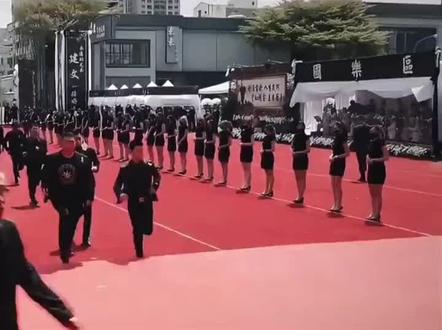 凤凰堂大姐大,堂主谢美英,