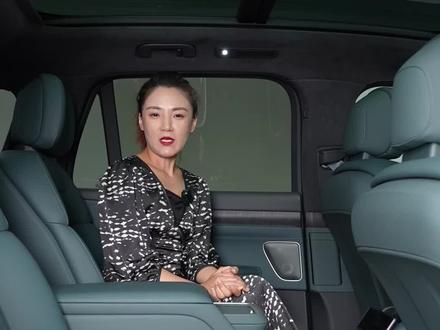 舒适的后排空间和丰富的便利配置#抖音汽车 #汽车知识分享 #蔚来 #蔚来es8
#每天推荐好车 #用车有妙招