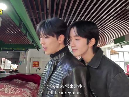 连香肠都知道你俩是弯的,身边人都知道你俩私下牵手来的 #星邱 #CP #黄星 #邱鼎杰