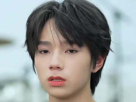 你总是那么懂事 总是强忍 #王橹杰 #突围 #肆意少年