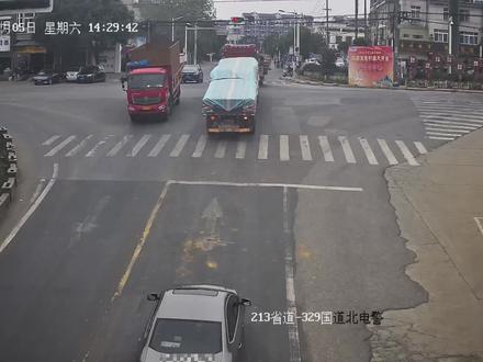 跟在大车后面闯红灯,算不算闯红灯呢?听听交警怎么说……