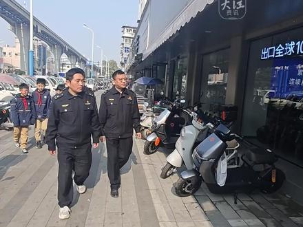 今日起 旧国标电动自行车全面禁售
12月1日起,全国实施新版《电动自行车安全技术规范》,“旧国标”电动自行车全面禁售。新标准对电动自行车的防火阻燃、塑料总质量、整车质量上限、北斗定位、脚踏骑行装置等作出了规定。