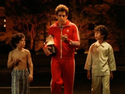 邪修!让AI告别“摆拍感”的三种特殊技巧 我发现大部分人把AI 视频的摆拍感归咎于提示词的不完美
画面一旦不满意
第一反应就是去换词
但摆拍感其实并不来自提示词
而是来自你的镜头和画面之间不真实的关系
今天三个方法教你如何用运镜来打破这种感觉
所谓摆拍感本质上只有三个原因
第一个原因是:叙事起点完成度过高
第二个原因,运动轨迹过度平滑
第三个原因,主体动作与镜头响应完全同步
当你开始允许画面不完美
AI 的假感才会消失
如果你也对ai感兴趣
关注我,带你学习更多ai创作知识
#电影感 #刺猬星球ai #superi #提示词 #aigc