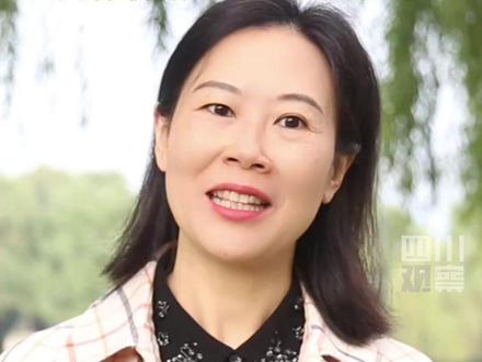 #宜宾文旅局长喊话荒野求生林北 10月29日,宜宾市文广旅游局局长张艳丽通过四川观察向林北喊话:为你骄傲,等你回家江边撸串。#宜宾文旅局长喊话林北江边撸串