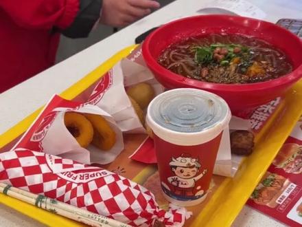 新人,东联络线焰烤先锋有大动作!炝锅鱼套餐三连击,荤素串随意搭,原价158现77,今晚组局就等你! (注意,叠加优惠券后的价格是77元,团购价是79元; | 【退款规则】到店核销:随时可退,过期未核销自动退)#逛吃逛吃 #美食冲鸭 #市井火锅 #美味火锅店铺推荐 #松江美食