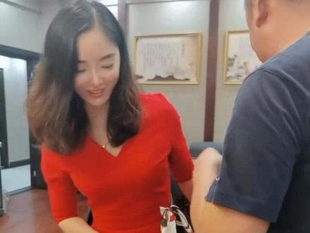 上个视频火了,很多网友不知道光叉啥意思,今天让你们亲眼目睹“一个光叉”到底啥意#光叉❌ #河南方言 #热门