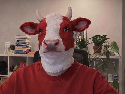 商业航天最热股?航天电子(600879)估值已超振华科技3倍 这可能是你2026年刷到最值钱的视频,没有之一!
小金耗时200个小时,深度拆解商业航天龙头——航天电子(600879)。
当前股价28元,市值942亿,动态市盈率高达338倍!
而同为军工电子核心的振华科技(000733),市盈率仅45倍;
做雷达与空管系统的国睿科技(600562),估值不到50倍;
连同属航天体系的航天电器(002025),也才60倍出头。
为什么航天电子贵这么多?
是技术更强?订单更多?还是纯靠概念?
财务、消息、技术、形态四大维度,一次性讲透!
如果你正在关注商业航天或低空经济,
这条视频能帮你避开“高估值陷阱”。
建议收藏,反复回看!
#航天电子 #600879 #商业航天 #军工股 #股票分析 #振华科技 #国睿科技 #航天电器 #2026投资 #小金说财经如果想看不同的视角,
请移步 → @小金说财经(空头)