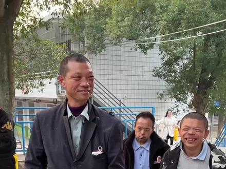 多久不见志芳,见他伤痕累累…