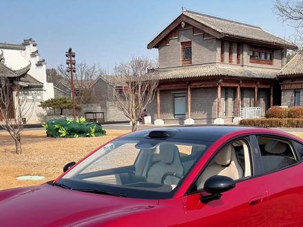 新小米SU7上的磁吸萌宠太可爱了!哪个女孩子能拒绝?#新SU7 #小米新SU7首发评测