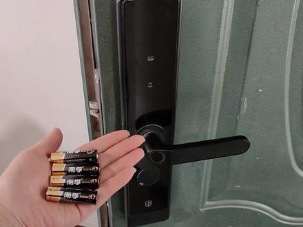 智能锁不能用南孚电池,到底是真是假?测试一下你就知道了 #电池测评 #南孚电池 #智能锁 #内容启发搜索