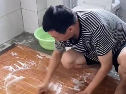 吓人!新买的凉席有毛刺,陈年不用的凉席可能有螨虫!凉席到底应该怎么清洗?#生活妙招 #凉席
