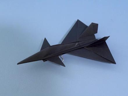 纸飞机走进科技馆,教你折最帅鸭翼仿真纸飞机歼20威龙 #纸飞机 #童年的纸飞机 #手工折纸 #歼20