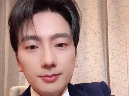 大家都可以看不上你,但是偏偏你要最争气,加油,我们都是这么过来的。