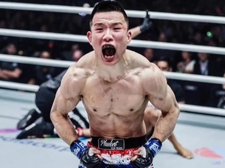 真正武僧苗利涛,重拳ko羽量级世界冠军#危险动作请勿模仿 #格斗 #精彩片段 #one冠军赛 #正能量 @抖音创作者中心 @抖音热点宝 @抖音热点 @抖音正能量