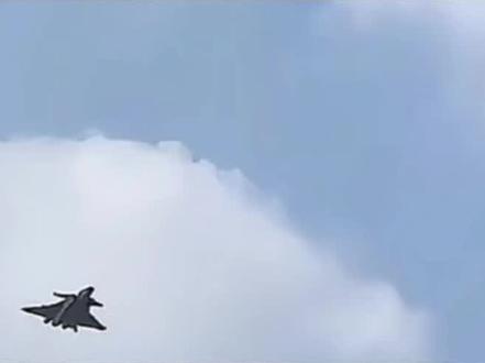 乐山市中区上空音爆现象解读#乐山#音爆 #战斗机