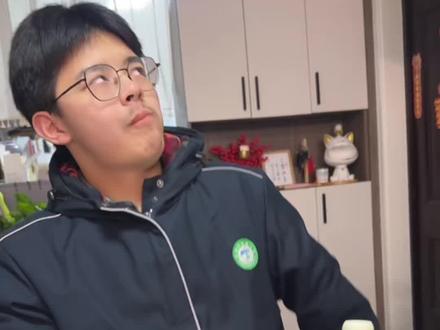 38岁高中陪读妈妈,每天5:40准时起床给娃做早饭,今天吃中餐 炒菜#七小七 #陪读妈妈 #记录真实生活 #高中生
