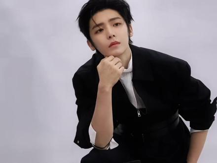 侯明昊:被背刺,被雪藏,却依旧挡不住他万丈光芒! #侯明昊 #雀骨 #萧无衣 #青年创作者成长计划