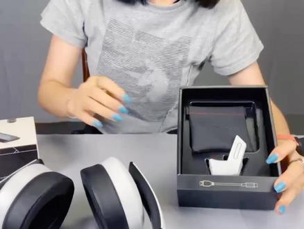 外星人蓝牙接收器,给耳机插上翅膀!#外星人alienware #耳机 @抖音小助手