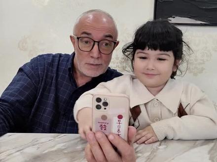 我奶奶十四号就到中国了!@埃尼斯enes @米娜妈妈 #人类幼崽