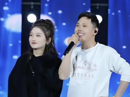 农村幺哥和阿美互怼 精彩对歌 三泡牛屎有你高
#人间观察计划 #普通而珍贵的她 #山歌热门推送 #山歌对唱 #山歌爱好者