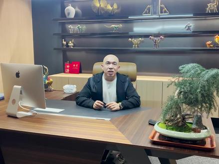 兄弟们,我的直播时间调整为晚上7点-9点,晚上9点-11点由妮妮在太原店为大家直播!感谢大家的支持!#直播#雪