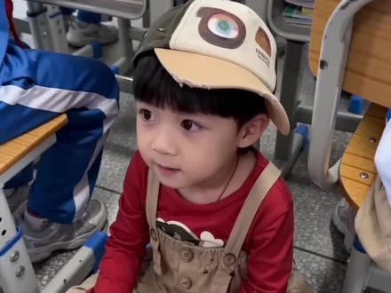 是谁又把波纹带来上课啦!#杨博文