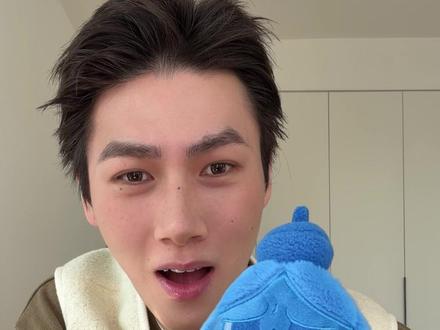 这个丑东西到底是谁在买!💧😱 哭娃新品一开始觉得好丑
直到我发现它是个解压玩具!
不过这个隐藏我真的不行
#拆盲盒 #crybaby #哭娃眼泪发射计划 #泡泡玛特