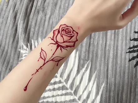 玫瑰花纹身图案ai 指令教程来啦!玫瑰花刀割痕ai生成指令 玫瑰花刀割ai ai刀刻玫瑰纹身特效 #豆包ai#豆包出大片有两把刷子#刀刻玫瑰教程#ai纹身 #ai刀割玫瑰