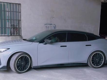 长安univ来柳州店改短弹簧降低车身 现在就差套轮毂了 原厂轮毂比较缩#长安univ #univ改装 #univ改装短弹簧