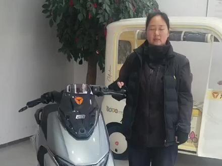 雅迪白鲨二代欢迎试骑